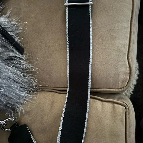 Marc Jacobs Silver Fur Crossbody Bag - Picture 6 of 6
